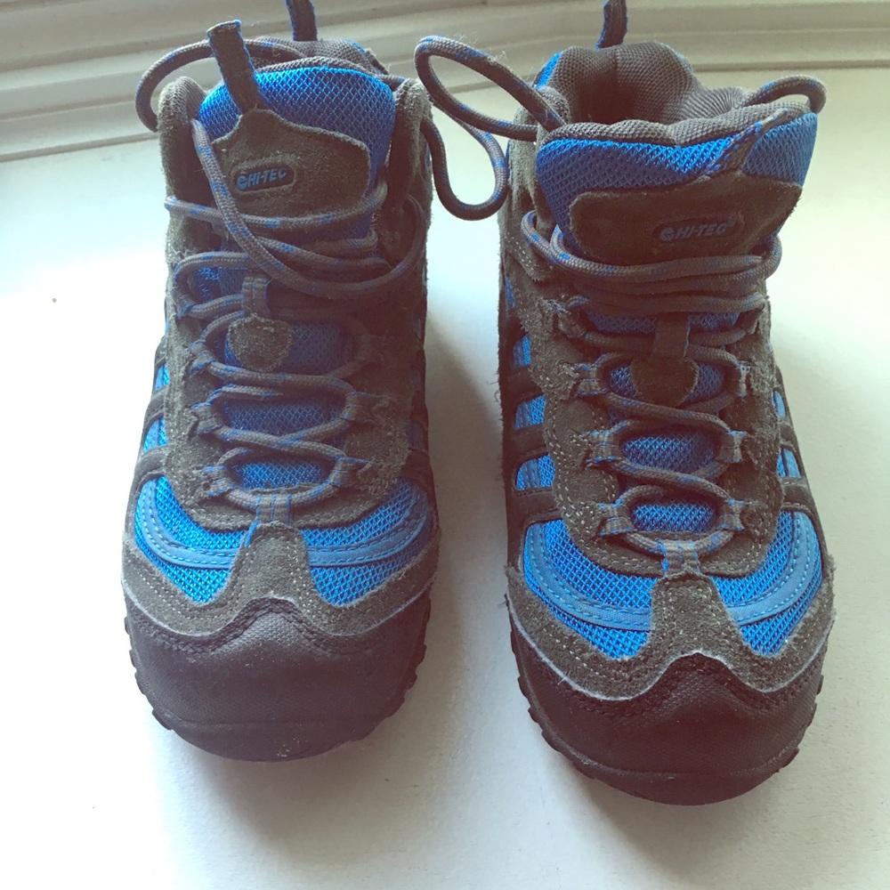 Hi Tec boys waterproof hiking boot size 1.5